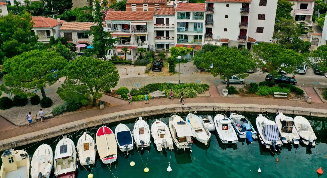 Apartments Nika ซริกเวนิซา ภายนอก รูปภาพ