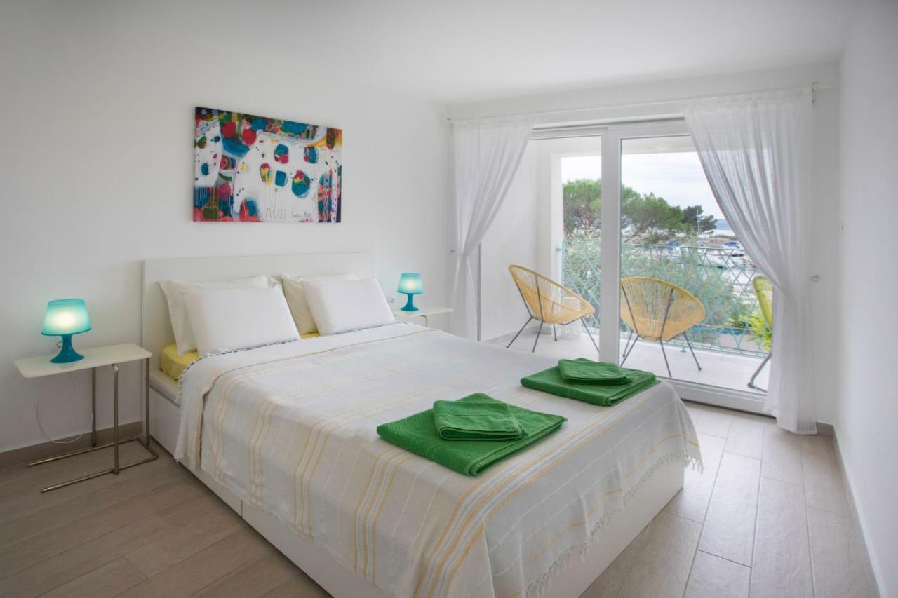 Apartments Nika ซริกเวนิซา ภายนอก รูปภาพ